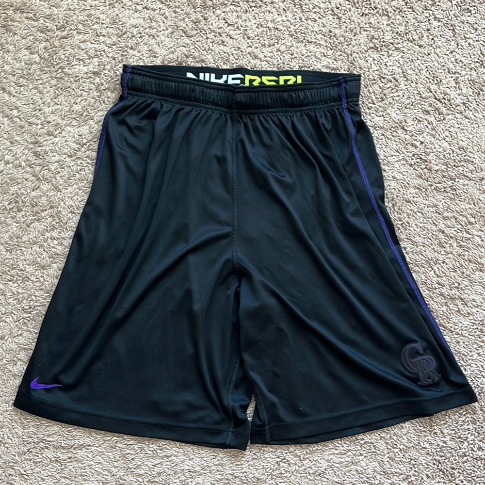 Men’s Nike Dri-Fit Colorado Rockies Shorts Size: L Color: Black